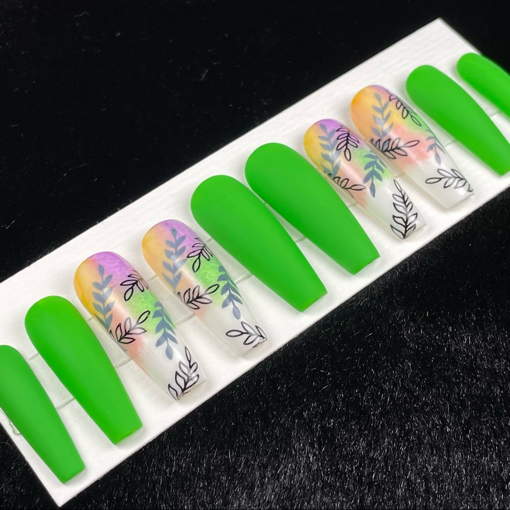 Custom gel press-on nails made by artisan set - Picture 2 of 11